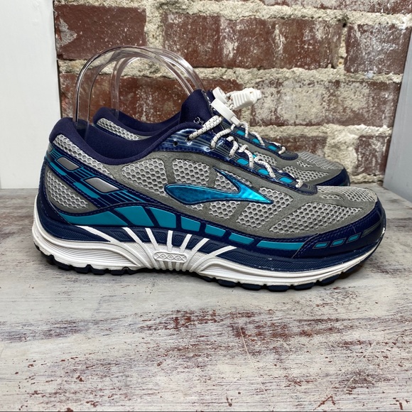 extra wide athletic shoes